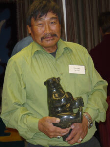 Inuit sculptor Nuna Parr at the 2005 Inuit Art Society Meeting in Skokie
